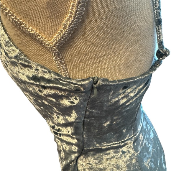 Velvet dress - Picture 5 of 9